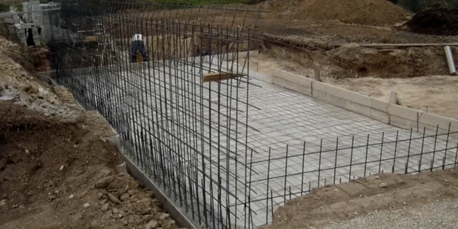 Diseño de Cimentaciones Superficiales en Huelva: Seguridad en Suelos Complejos